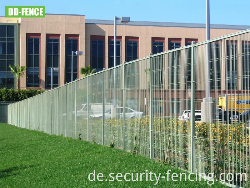 Hochwertiges, verzinktes Stahl Metall PVC Beschichtet 3D V Biege geschweißt, kurvige Drahtnetzfenster für Gartenfarm